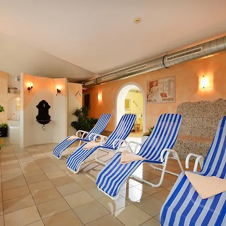 Gaensleit Hotel 3*