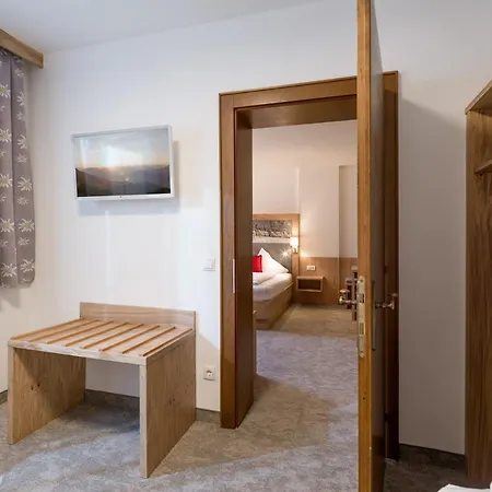 Gaensleit Hotel