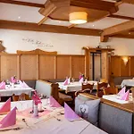 Gaensleit Hotel
