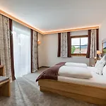 Hotel Gaensleit 3*