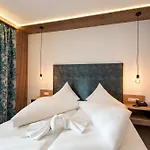 Hotel Gaensleit 3*