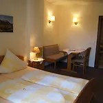 Gaensleit Szálloda 3*